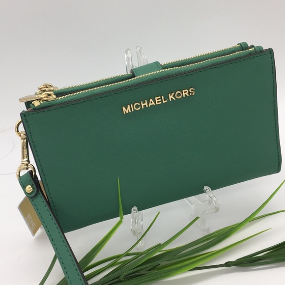 Michael Kors Handbags - MK Jet Set Travel LG Double Zip Wristlet Wallet